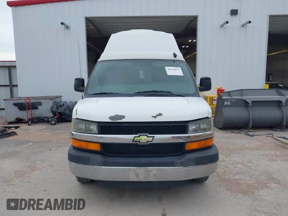 ✅ 2011 Chevrolet Express Passenger 1LT • VIN: 1GAZG1FG5B1106432 • Lot: 42356831. Wystawiony na IAAI z przebiegiem 216 679 mil. Bezpłatny archiwum sprzedaży aukcyjnych z USA i szczegółowy raport historii pojazdu na DreamBid. Zdjęcie 12.