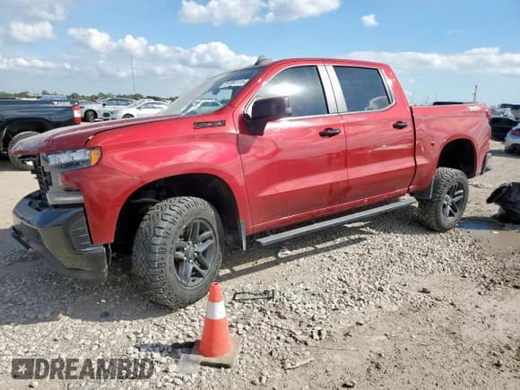 ✅ 2022 Chevrolet Silverado 1500 LT Trail Boss • VIN: 1GCPYFEDXNZ220190 • Lot: 91351115. Wystawiony na Copart z przebiegiem 44 096 mil. Bezpłatny archiwum sprzedaży aukcyjnych z USA i szczegółowy raport historii pojazdu na DreamBid. Zdjęcie 1.