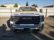 ✅ 2024 GMC Sierra 1500 • VIN: 1GT48PE79RF294842 • Лот: 75484724. Опубликован ранее на Copart с пробегом Не указан. Бесплатный доступ к архиву аукционных продаж из США и подробный отчёт об истории автомобиля на DreamBid. Изображение 5.