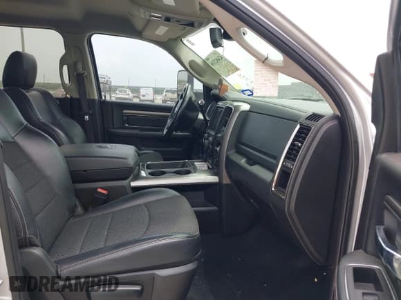 ✅ 2018 Ram 2500 Big Horn • VIN: 3C6UR5DL3JG366631 • Lot: 42402336. Listed on IAAI with 124,741 mi. Free auction sales archive from the USA and detailed vehicle history report at DreamBid. Image 5.