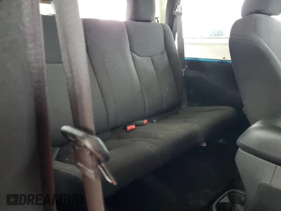 ✅ 2018 Jeep Wrangler Sport S • VIN: 1C4AJWAG9JL828385 • Lot: 69853395. Wystawiony na Copart z przebiegiem 69 026 mil. Bezpłatny archiwum sprzedaży aukcyjnych z USA i szczegółowy raport historii pojazdu na DreamBid. Zdjęcie 11.