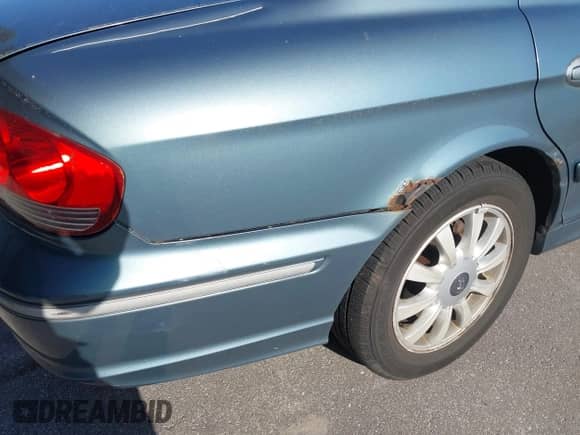 2004 Hyundai Sonata GLS с VIN KMHWF35H84A049046, выставлен на аукционе IAAI как лот 42071777 с пробегом 158 148 миль миль и . История ставок и продаж доступна на DreamBid. Изображение 16.