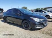 ✅ 2017 Chevrolet Cruze LS • VIN: 1G1BC5SM2H7262854 • Lot: 91597775. Wystawiony na Copart z przebiegiem 265 659 mil. Bezpłatny archiwum sprzedaży aukcyjnych z USA i szczegółowy raport historii pojazdu na DreamBid. Zdjęcie 4.