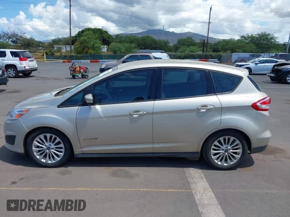 ✅ 2018 Ford C-Max SE • VIN: 1FADP5AU7JL105118 • Lot: 42085019. Wystawiony na IAAI z przebiegiem 71 019 mil. Bezpłatny archiwum sprzedaży aukcyjnych z USA i szczegółowy raport historii pojazdu na DreamBid. Zdjęcie 14.