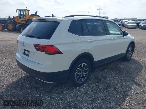 ✅ 2021 Volkswagen Tiguan S • VIN: 3VV1B7AX4MM002339 • Lot: 42719544. Listed on IAAI with 28,481 mi. Free auction sales archive from the USA and detailed vehicle history report at DreamBid. Image 4.
