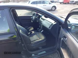 ✅ 2010 Ford Focus SES • VIN: 1FAHP3GNXAW275963 • Lot: 43816873. Listed on IAAI with 101,122 mi. Free auction sales archive from the USA and detailed vehicle history report at DreamBid. Image 5.