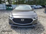 ✅ 2022 Mazda 3 Select • VIN: 3MZBPABL0NM310930 • Lot: 56506565. Wystawiony na Copart z przebiegiem 38 076 mil. Bezpłatny archiwum sprzedaży aukcyjnych z USA i szczegółowy raport historii pojazdu na DreamBid. Zdjęcie 5.