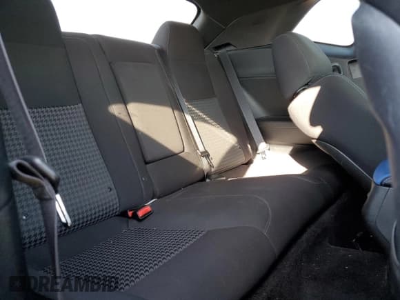 ✅ 2018 Dodge Challenger R/T Scat Pack • VIN: 2C3CDZFJ3JH305225 • Lot: 81136193. Wystawiony na Copart z przebiegiem 26 049 mil. Bezpłatny archiwum sprzedaży aukcyjnych z USA i szczegółowy raport historii pojazdu na DreamBid. Zdjęcie 10.