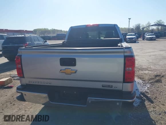✅ 2017 Chevrolet Silverado 2500HD LT • VIN: 1GC1KVEY7HF169306 • Lot: 41984377. Wystawiony na IAAI z przebiegiem 198 184 mil. Bezpłatny archiwum sprzedaży aukcyjnych z USA i szczegółowy raport historii pojazdu na DreamBid. Zdjęcie 16.
