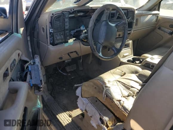 ✅ 2001 Chevrolet Silverado 2500HD LS • VIN: 1GCHK23U81F161167 • Lot: 41874695. Wystawiony na Copart z przebiegiem Nie podano. Bezpłatny archiwum sprzedaży aukcyjnych z USA i szczegółowy raport historii pojazdu na DreamBid. Zdjęcie 8.