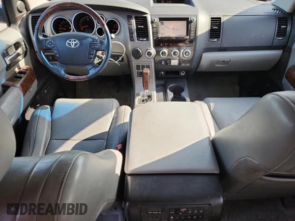 ✅ 2010 Toyota Sequoia Platinum • VIN: 5TDYY5G1XAS029639 • Lot: 64479585. Wystawiony na Copart z przebiegiem 201 529 mil. Bezpłatny archiwum sprzedaży aukcyjnych z USA i szczegółowy raport historii pojazdu na DreamBid. Zdjęcie 8.