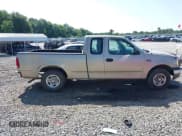 ✅ 2000 Ford F-150 XL • VIN: 1FTZX1729YNB05926 • Lot: 42734513. Wystawiony na IAAI z przebiegiem 150 717 mil. Bezpłatny archiwum sprzedaży aukcyjnych z USA i szczegółowy raport historii pojazdu na DreamBid. Zdjęcie 13.