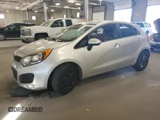 ✅ 2013 Kia Rio LX • VIN: KNADM5A33D6164175 • Lot: 85133475. Wystawiony na Copart z przebiegiem 72 255 mil. Bezpłatny archiwum sprzedaży aukcyjnych z USA i szczegółowy raport historii pojazdu na DreamBid. Zdjęcie 1.