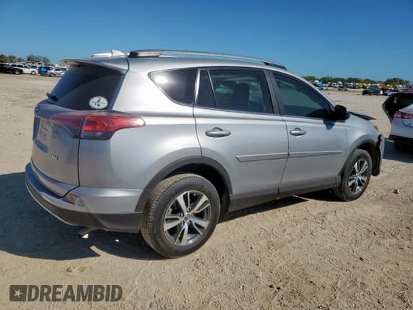 ✅ 2018 Toyota RAV4 XLE • VIN: 2T3WFREV9JW501922 • Lot: 91021485. Wystawiony na Copart z przebiegiem 37 122 mil. Bezpłatny archiwum sprzedaży aukcyjnych z USA i szczegółowy raport historii pojazdu na DreamBid. Zdjęcie 3.