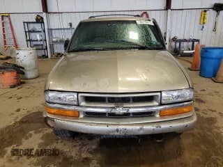 ✅ 2002 Chevrolet Blazer LS • VIN: 1GNDT13W92K177529 • Lot: 58219415. Wystawiony na Copart z przebiegiem 223 195 mil. Bezpłatny archiwum sprzedaży aukcyjnych z USA i szczegółowy raport historii pojazdu na DreamBid. Zdjęcie 5.