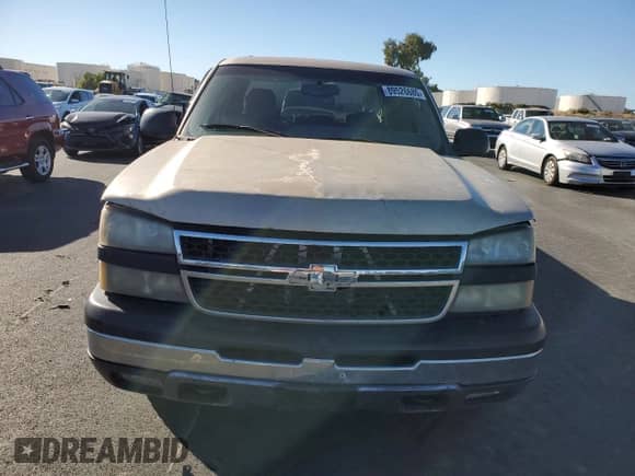 2005 Chevrolet Silverado 1500 LS with VIN 2GCEC13T851149387, listed as a Copart auction lot 89526685 with 212,128 mi miles and Salvage title. Bid and sale history available at DreamBid. Image 5.