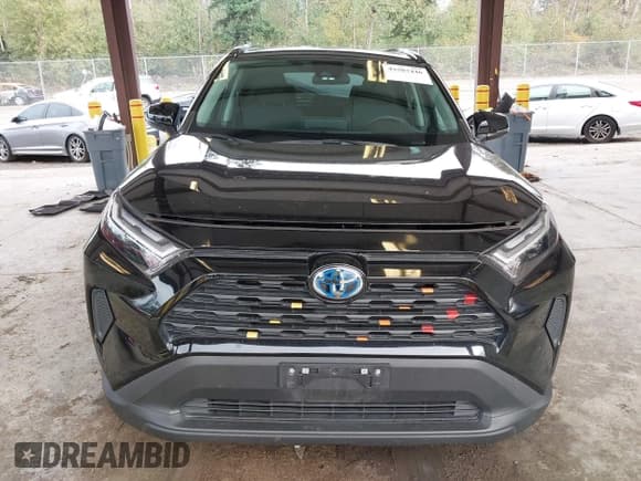 ✅ 2023 Toyota RAV4 Hybrid LE • VIN: 4T3MWRFV5PU082675 • Lot: 43587446. Wystawiony na IAAI z przebiegiem 25 420 mil. Bezpłatny archiwum sprzedaży aukcyjnych z USA i szczegółowy raport historii pojazdu na DreamBid. Zdjęcie 13.