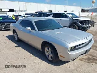 ✅ 2010 Dodge Challenger SE • VIN: 2B3CJ4DV3AH322363 • Lot: 43552560. Wystawiony na IAAI z przebiegiem 168 371 mil. Bezpłatny archiwum sprzedaży aukcyjnych z USA i szczegółowy raport historii pojazdu na DreamBid. Zdjęcie 1.