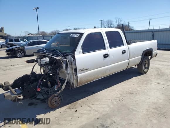 ✅ 2006 Chevrolet Silverado 2500HD LT1 • VIN: 1GCHC23D56F251980 • Лот: 46678505. Опубликован ранее на Copart с пробегом Не указан. Бесплатный доступ к архиву аукционных продаж из США и подробный отчёт об истории автомобиля на DreamBid. Изображение 1.