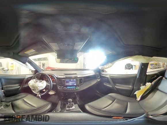 ✅ 2018 Toyota RAV4 SE • VIN: JTMJFREV3JD233635 • Lot: 55785615. Listed on Copart with 96,638 mi. Free auction sales archive from the USA and detailed vehicle history report at DreamBid. Image 14.