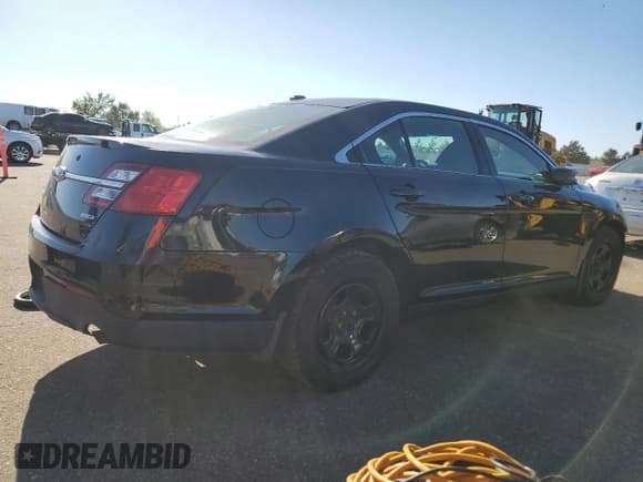 ✅ 2013 Ford Police Interceptor • VIN: 1FAHP2MK6DG199774 • Lot: 82404915. Listed on Copart with 81,499 mi. Free auction sales archive from the USA and detailed vehicle history report at DreamBid. Image 3.