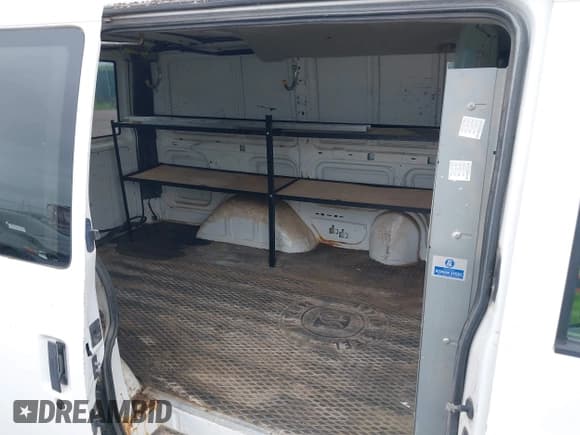 ✅ 2003 GMC Safari • VIN: 1GTDL19X33B503979 • Лот: 42754248. Опубликован ранее на IAAI с пробегом 203 033 миль. Бесплатный доступ к архиву аукционных продаж из США и подробный отчёт об истории автомобиля на DreamBid. Изображение 8.