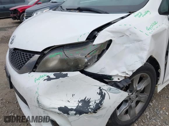 ✅ 2012 Toyota Sienna SE • VIN: 5TDXK3DC5CS204342 • Lot: 43501279. Listed on IAAI with 267,839 mi. Free auction sales archive from the USA and detailed vehicle history report at DreamBid. Image 6.