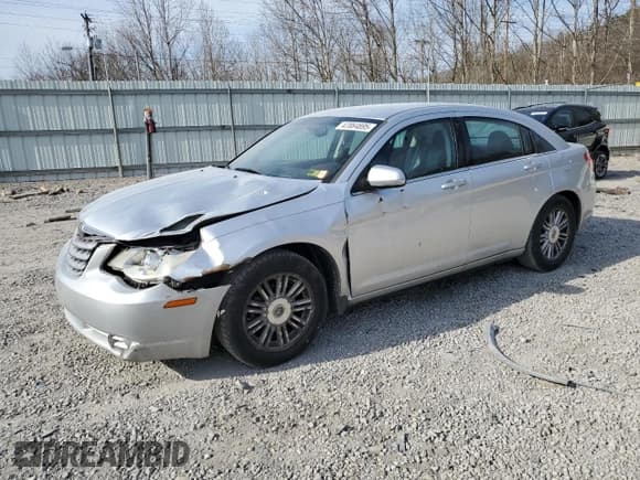 ✅ 2009 Chrysler Sebring Touring • VIN: 1C3LC56B99N566592 • Lot: 47864895. Wystawiony na Copart z przebiegiem 191 677 mil. Bezpłatny archiwum sprzedaży aukcyjnych z USA i szczegółowy raport historii pojazdu na DreamBid. Zdjęcie 1.