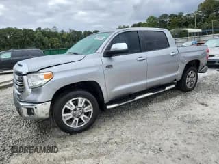 ✅ 2017 Toyota Tundra Platinum • VIN: 5TFGW5F1XHX227113 • Lot: 84618455. Listed on Copart with 89,521 mi. Free auction sales archive from the USA and detailed vehicle history report at DreamBid. Image 1.