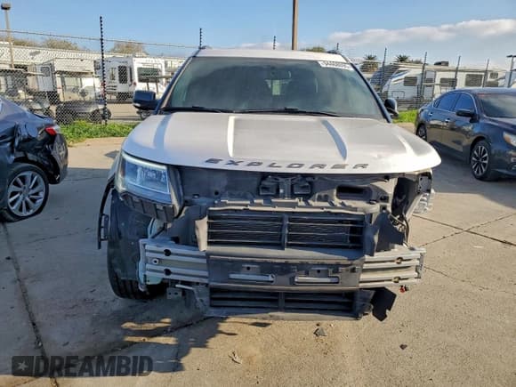 ✅ 2017 Ford Explorer XLT • VIN: 1FM5K7D80HGD55791 • Лот: 94468095. Опубликован ранее на Copart с пробегом 83 294 миль. Бесплатный доступ к архиву аукционных продаж из США и подробный отчёт об истории автомобиля на DreamBid. Изображение 5.