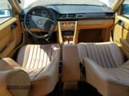 ✅ 1987 Mercedes-Benz 260 • VIN: WDBEA26D0HA564311 • Лот: 64254575. Опубликован ранее на Copart с пробегом 12 396 миль. Бесплатный доступ к архиву аукционных продаж из США и подробный отчёт об истории автомобиля на DreamBid. Изображение 8.