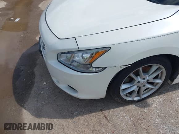 ✅ 2010 Nissan Maxima SV • VIN: 1N4AA5AP0AC833068 • Lot: 42306668. Wystawiony na IAAI z przebiegiem 175 567 mil. Bezpłatny archiwum sprzedaży aukcyjnych z USA i szczegółowy raport historii pojazdu na DreamBid. Zdjęcie 6.