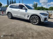 ✅ 2021 BMW X5 sDrive40i • VIN: 5UXCR4C02M9E57188 • Лот: 81959775. Опубликован ранее на Copart с пробегом 77 453 миль. Бесплатный доступ к архиву аукционных продаж из США и подробный отчёт об истории автомобиля на DreamBid. Изображение 4.
