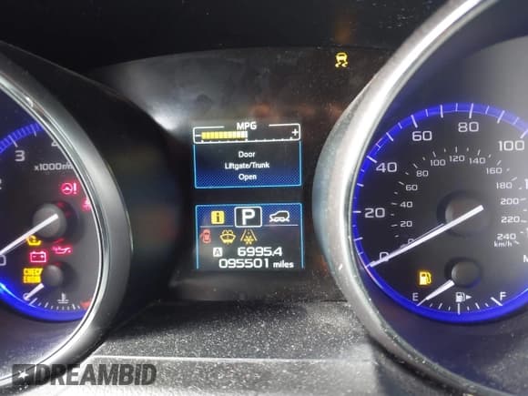 ✅ 2015 Subaru Outback Premium • VIN: 4S4BSBCC5F3304447 • Lot: 43675108. Listed on IAAI with 95,501 mi. Free auction sales archive from the USA and detailed vehicle history report at DreamBid. Image 15.