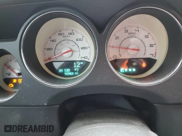 ✅ 2012 Dodge Challenger SXT • VIN: 2C3CDYAG7CH176236 • Lot: 82581604. Wystawiony na Copart z przebiegiem 92 963 mil. Bezpłatny archiwum sprzedaży aukcyjnych z USA i szczegółowy raport historii pojazdu na DreamBid. Zdjęcie 9.