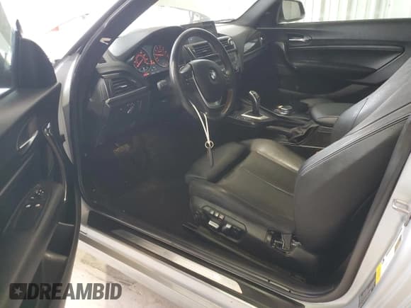 ✅ 2017 BMW 2 Series 230i • VIN: WBA2F9C36HV664915 • Lot: 70333215. Wystawiony na Copart z przebiegiem 76 678 mil. Bezpłatny archiwum sprzedaży aukcyjnych z USA i szczegółowy raport historii pojazdu na DreamBid. Zdjęcie 8.