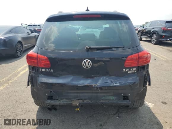 ✅ 2013 Volkswagen Tiguan SE • VIN: WVGBV7AX3DW535952 • Lot: 60476265. Listed on Copart with 126,204 mi. Free auction sales archive from the USA and detailed vehicle history report at DreamBid. Image 6.