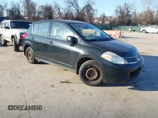 ✅ 2009 Nissan Versa S • VIN: 3N1BC13EX9L454126 • Лот: 43413492. Опубликован ранее на IAAI с пробегом 143 421 миль. Бесплатный доступ к архиву аукционных продаж из США и подробный отчёт об истории автомобиля на DreamBid. Изображение 1.