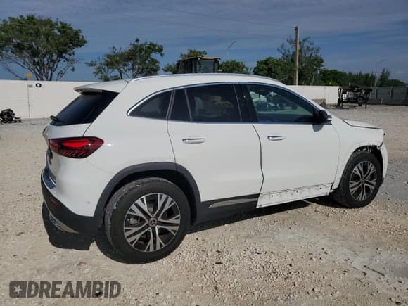 ✅ 2025 Mercedes-Benz GLA 250 • VIN: W1N4N4GB7SJ639323 • Лот: 70459795. Опубликован ранее на Copart с пробегом 11 552 миль. Бесплатный доступ к архиву аукционных продаж из США и подробный отчёт об истории автомобиля на DreamBid. Изображение 3.