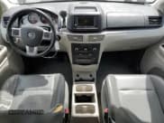 ✅ 2011 Volkswagen Routan SE • VIN: 2V4RW3DG7BR642017 • Лот: 71566555. Опубликован ранее на Copart с пробегом 143 454 миль. Бесплатный доступ к архиву аукционных продаж из США и подробный отчёт об истории автомобиля на DreamBid. Изображение 8.