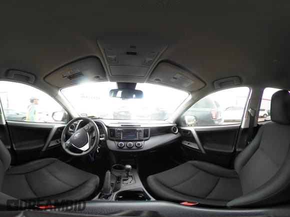 ✅ 2017 Toyota RAV4 LE • VIN: 2T3BFREV3HW629842 • Lot: 42134839. Wystawiony na IAAI z przebiegiem 90 062 mil. Bezpłatny archiwum sprzedaży aukcyjnych z USA i szczegółowy raport historii pojazdu na DreamBid. Zdjęcie 18.