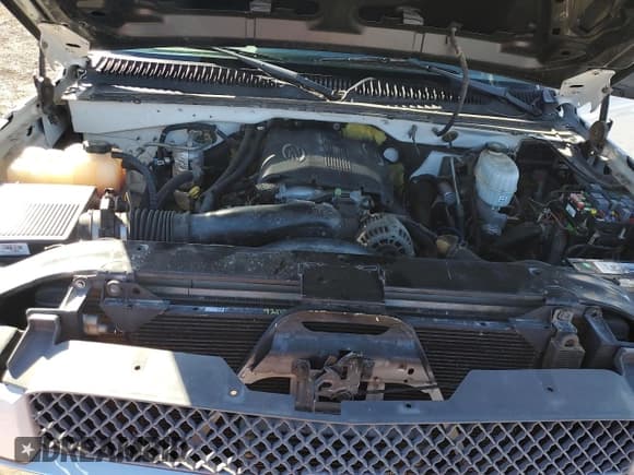 ✅ 2004 Chevrolet Silverado 2500HD • VIN: 1GCHK24G34E266055 • Lot: 85174685. Wystawiony na Copart z przebiegiem 82 833 mil. Bezpłatny archiwum sprzedaży aukcyjnych z USA i szczegółowy raport historii pojazdu na DreamBid. Zdjęcie 11.