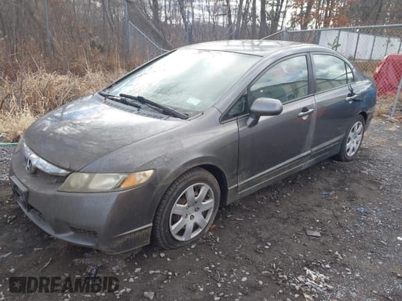 ✅ 2009 Honda Civic LX • VIN: 2HGFA16579H302301 • Lot: 43775744. Wystawiony na IAAI z przebiegiem 166 406 mil. Bezpłatny archiwum sprzedaży aukcyjnych z USA i szczegółowy raport historii pojazdu na DreamBid. Zdjęcie 2.