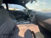 ✅ 2009 Dodge Challenger SE • VIN: 2B3LJ44V89H577103 • Lot: 45379355. Wystawiony na Copart z przebiegiem 172 791 mil. Bezpłatny archiwum sprzedaży aukcyjnych z USA i szczegółowy raport historii pojazdu na DreamBid. Zdjęcie 5.