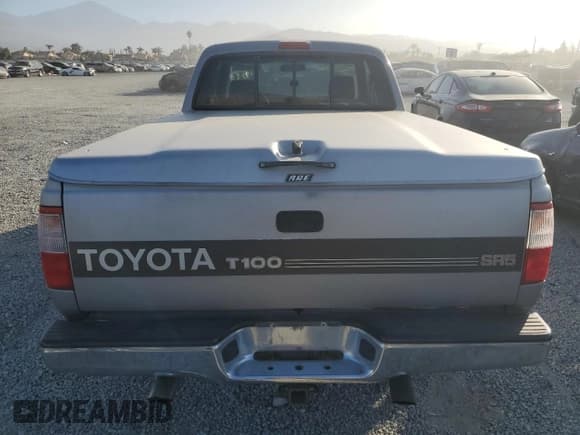 ✅ 1997 Toyota T100 SR5 • VIN: JT4TN14D3V0031106 • Lot: 83483654. Wystawiony na Copart z przebiegiem 242 964 mil. Bezpłatny archiwum sprzedaży aukcyjnych z USA i szczegółowy raport historii pojazdu na DreamBid. Zdjęcie 6.