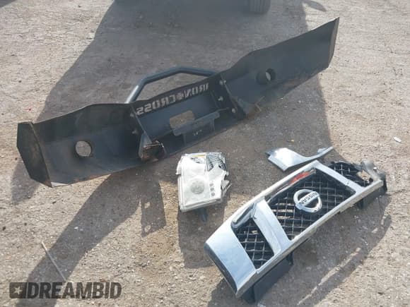 ✅ 2012 Nissan Titan SV • VIN: 1N6AA0EJ5CN320289 • Lot: 42628850. Wystawiony na IAAI z przebiegiem 242 909 mil. Bezpłatny archiwum sprzedaży aukcyjnych z USA i szczegółowy raport historii pojazdu na DreamBid. Zdjęcie 12.