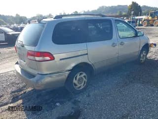 ✅ 2001 Toyota Sienna LE • VIN: 4T3ZF13C71U377827 • Lot: 43220446. Listed on IAAI with 260,229 mi. Free auction sales archive from the USA and detailed vehicle history report at DreamBid. Image 4.