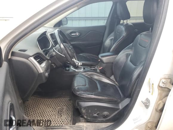 ✅ 2014 Jeep Cherokee Trailhawk • VIN: 1C4PJMBS5EW216576 • Lot: 89495175. Wystawiony na Copart z przebiegiem 196 364 mil. Bezpłatny archiwum sprzedaży aukcyjnych z USA i szczegółowy raport historii pojazdu na DreamBid. Zdjęcie 7.