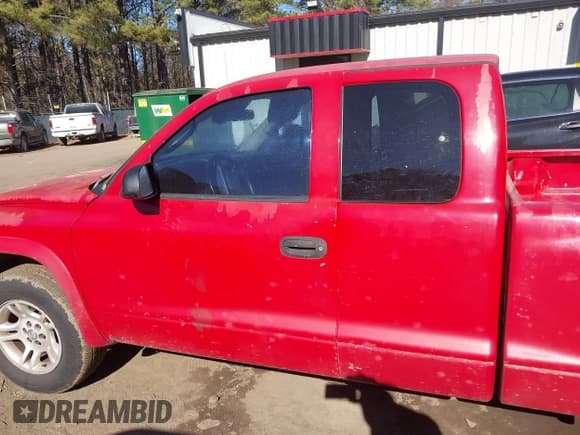 ✅ 2003 Dodge Dakota • VIN: 1D7HL12X13S355140 • Lot: 41456113. Wystawiony na IAAI z przebiegiem 218 455 mil. Bezpłatny archiwum sprzedaży aukcyjnych z USA i szczegółowy raport historii pojazdu na DreamBid. Zdjęcie 14.