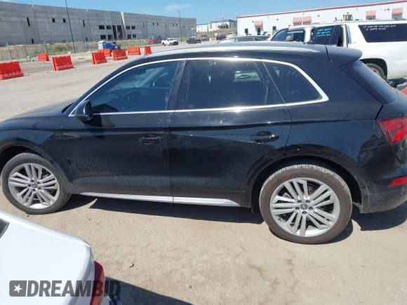 ✅ 2018 Audi Q5 Prestige • VIN: WA1CNAFY1J2089708 • Lot: 42811282. Wystawiony na IAAI z przebiegiem 80 000 mil. Bezpłatny archiwum sprzedaży aukcyjnych z USA i szczegółowy raport historii pojazdu na DreamBid. Zdjęcie 14.